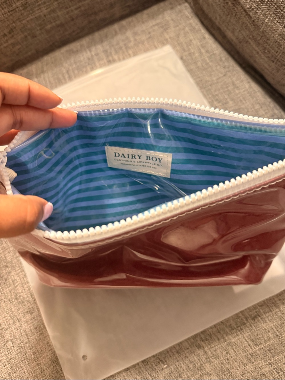 FARM FRIENDS MAKEUP BAG in Merlot - Picture 6 of 7